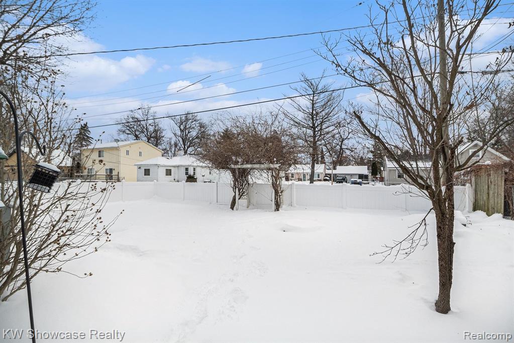 917 Iroquois Avenue, Waterford, MI 48327 — Photo 26