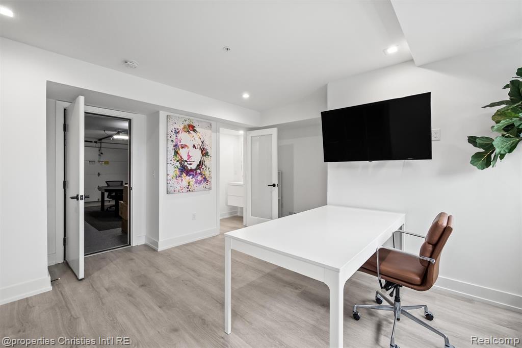 533 E Harrison Avenue, 35, Royal Oak, MI 48067 — Photo 5
