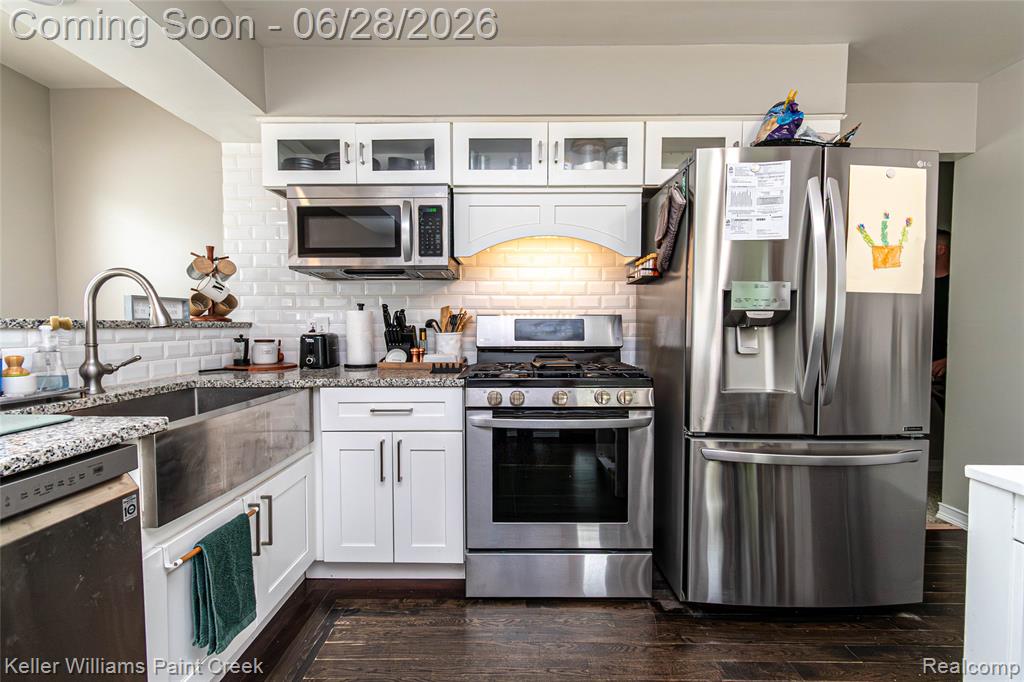 9075 Headley Drive, Sterling Heights, MI 48314 — Photo 10