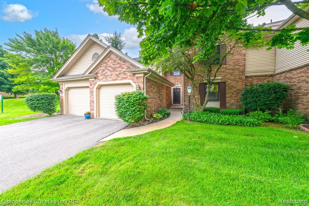 36972 Dartmoor Drive, Farmington Hills, MI 48331 — front exterior