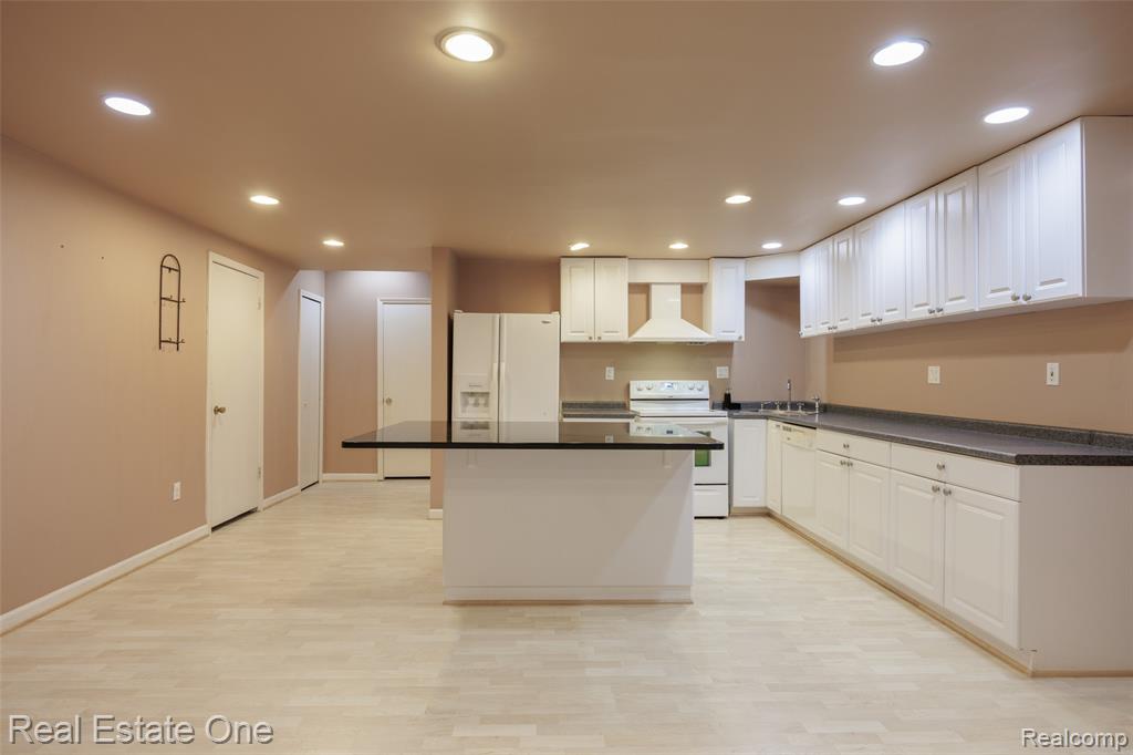 4149 Marlwood Drive, West Bloomfield, MI 48323 — Photo 55