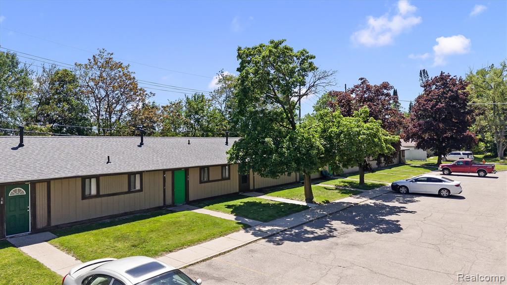 4144 Airport Road, Waterford, MI