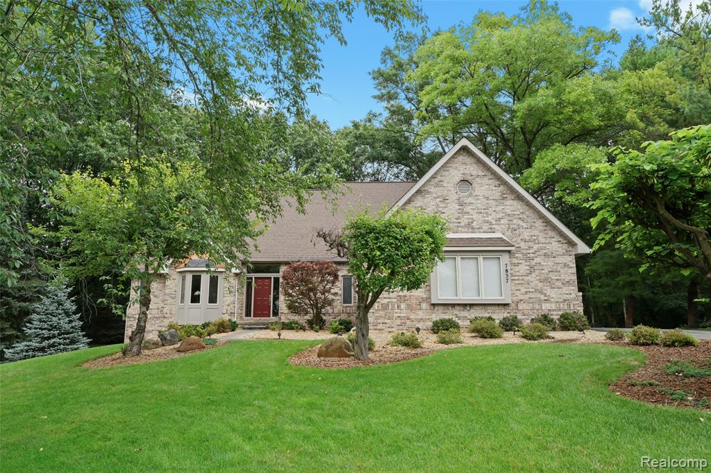 7837 Partridge Hill Drive, Brighton, MI 48116 — Photo 2