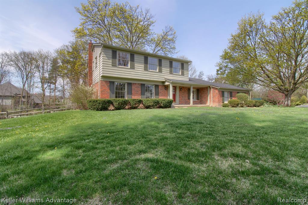 46895 BETTYHILL, Plymouth, MI 48170 — Photo 2