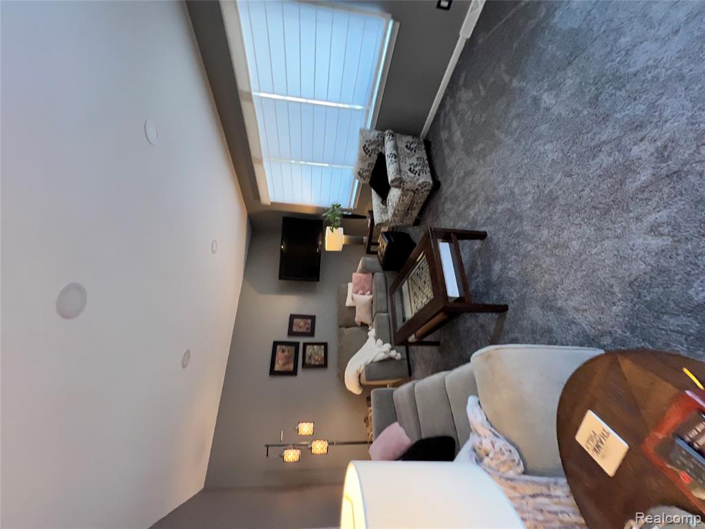 5045 Westcombe Lane N, West Bloomfield, MI 48324 — Photo 3
