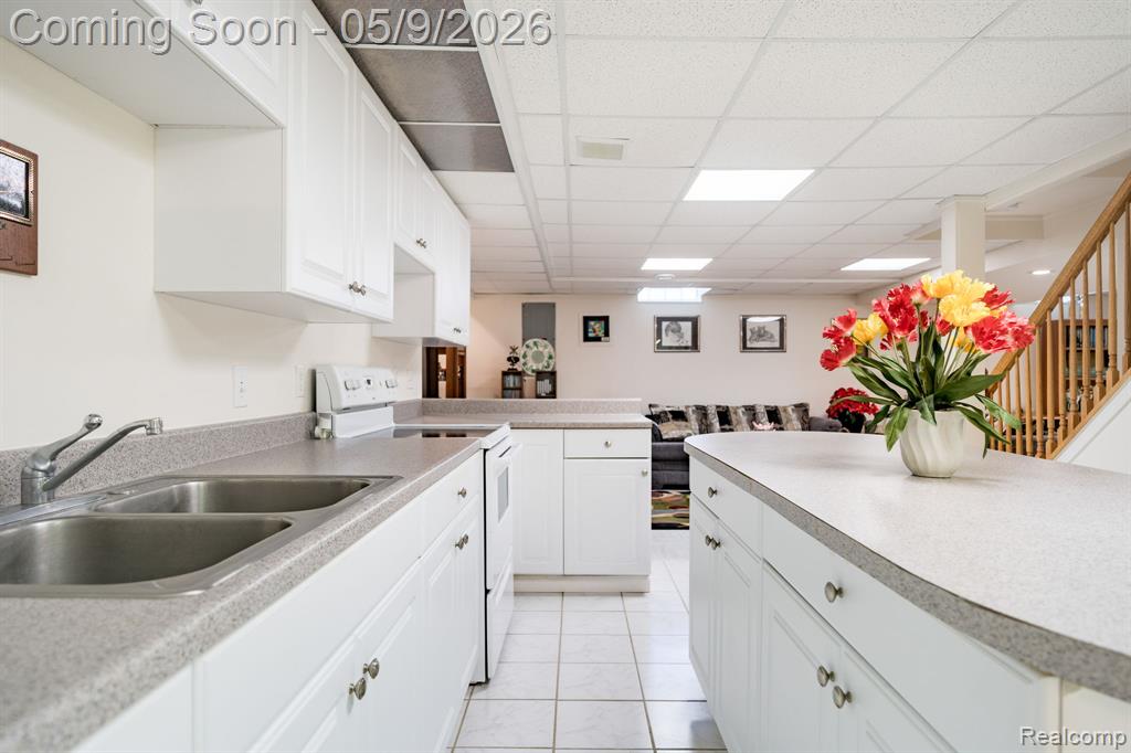 3862 Stone Haven Drive, Troy, MI 48084 — Photo 38