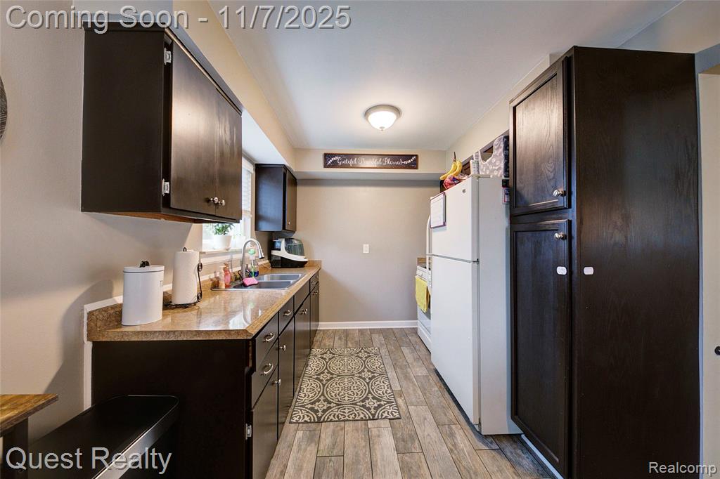 9013 Oporto Street, Livonia, MI 48150 — Photo 7