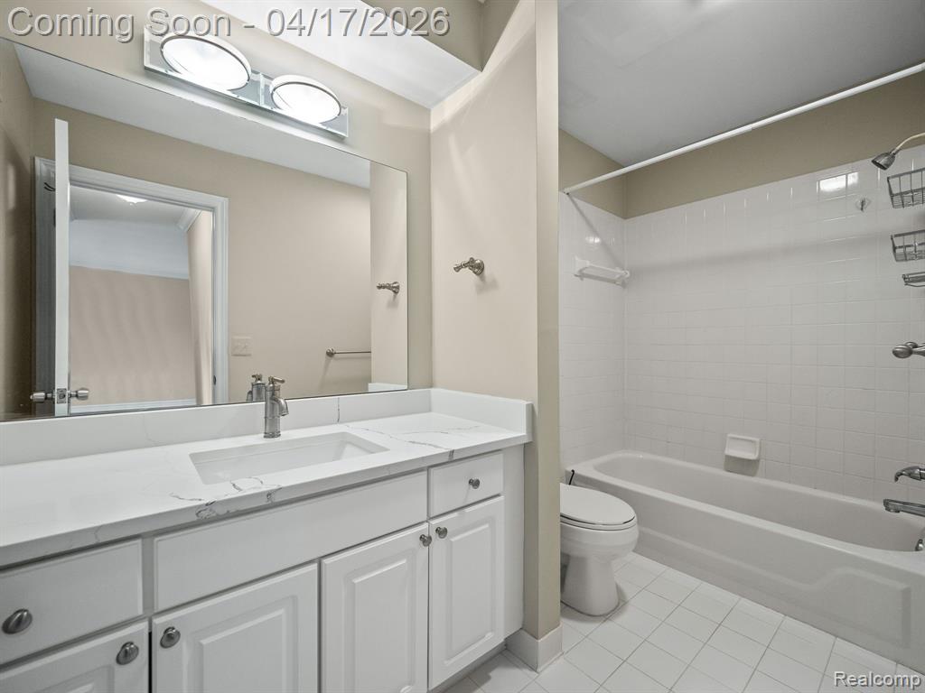 444 CHESTER Street, 425, Birmingham, MI 48009 — Photo 5