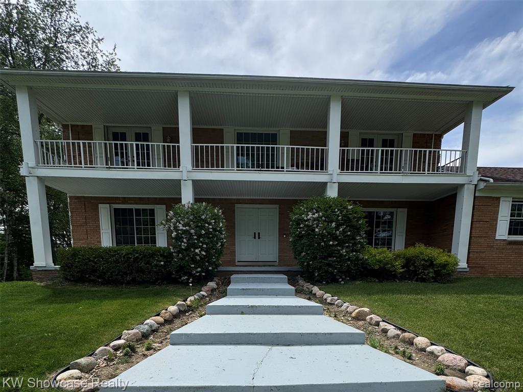 4355 Driftwood Drive, Commerce Twp, MI 48382 — front exterior