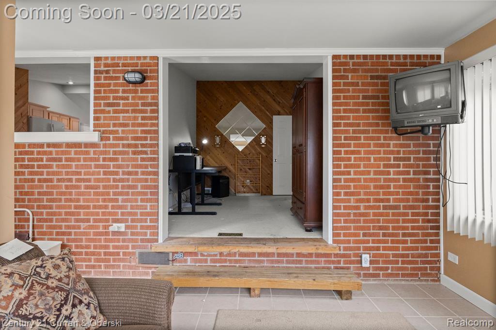 7484 N CHARLESWORTH Street, Dearborn Heights, MI 48127 — Photo 19