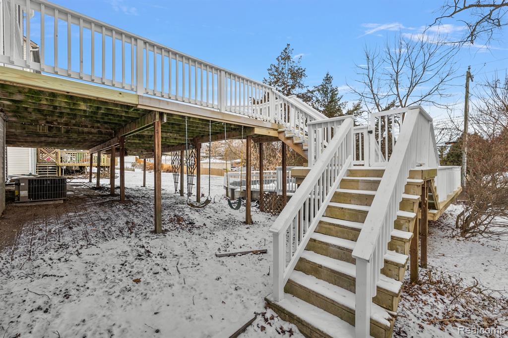 708 Oak View Ln, Milford, MI 48381 — Photo 9