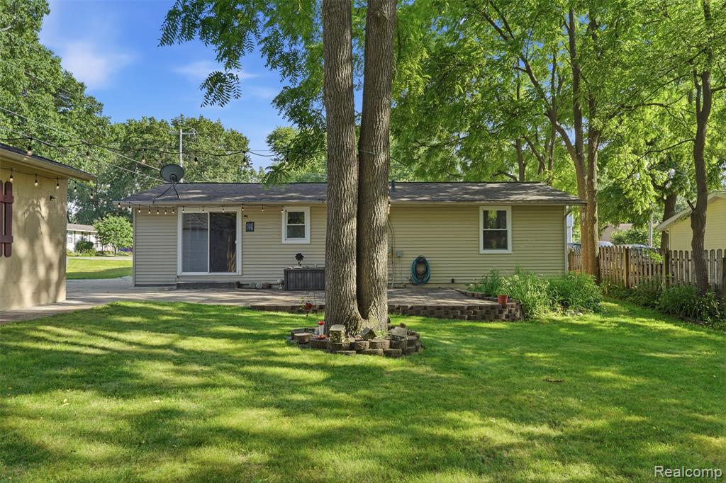 608 Snyder Road, Highland, MI — Photo 17