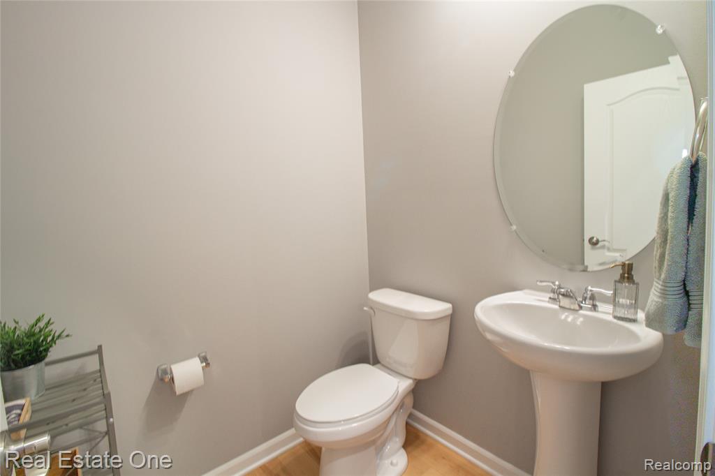 45204 Preserve Court, Novi, MI — Photo 8