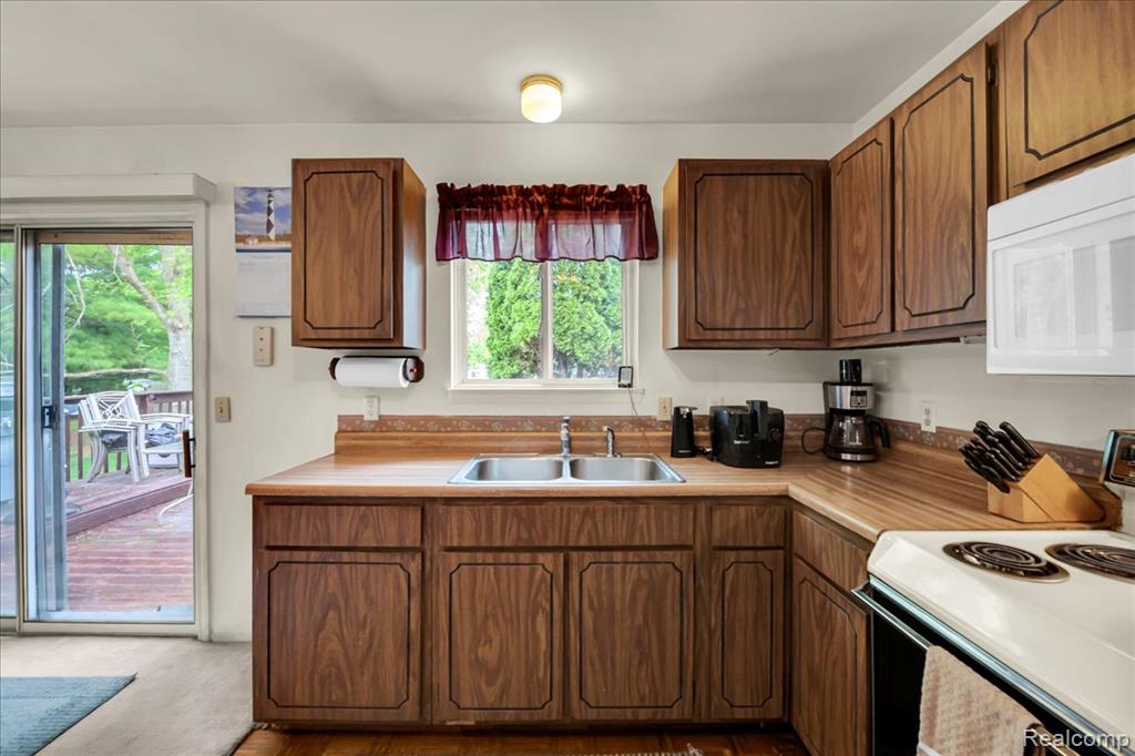 6332 Windham Place, Grand Blanc, MI 48439 — Photo 11