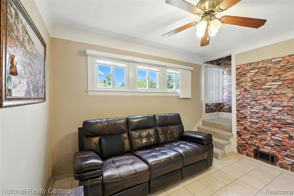 1041 Adeline Street, Highland Park, MI 48203 — Photo 7