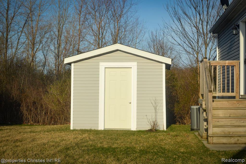 11201 SPRING ARBOR, South Lyon, MI 48178 — Photo 31
