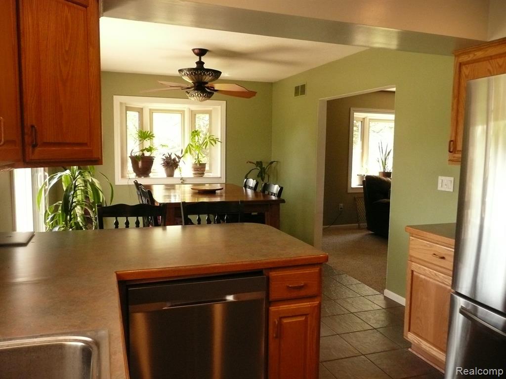 831 DEL SHER Drive, Brighton, MI 48114 — Photo 15