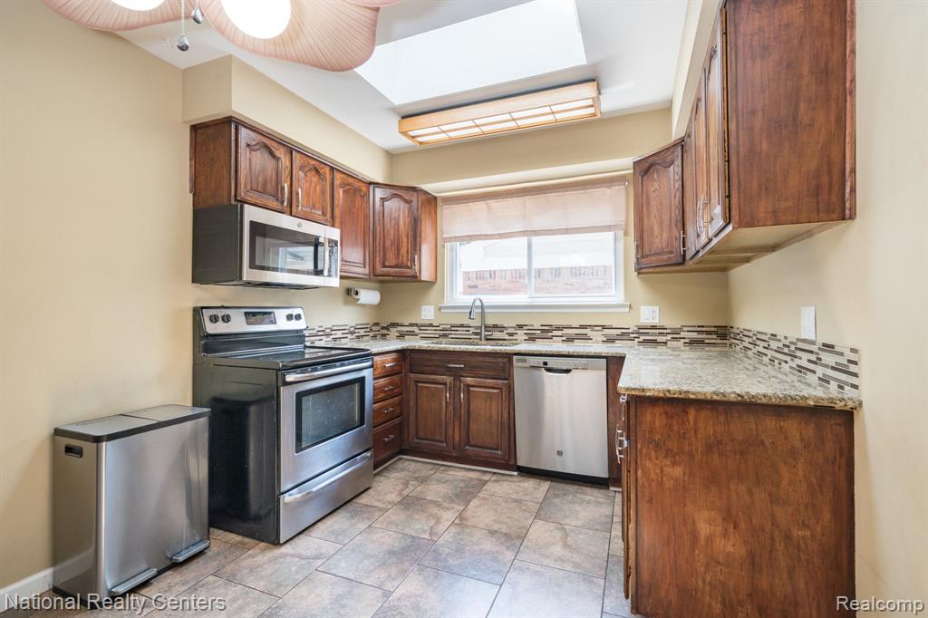 8308 Orhan Street, Canton, MI 48187 — Photo 8