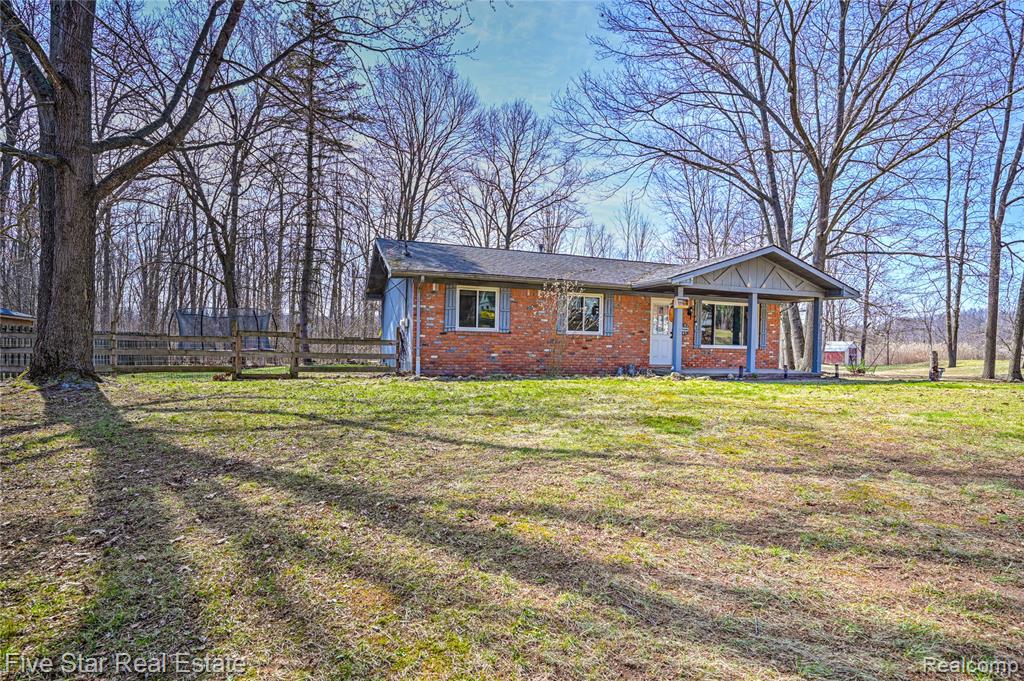 12335 Big Lake Road, Davisburg, MI 48350 — Photo 2