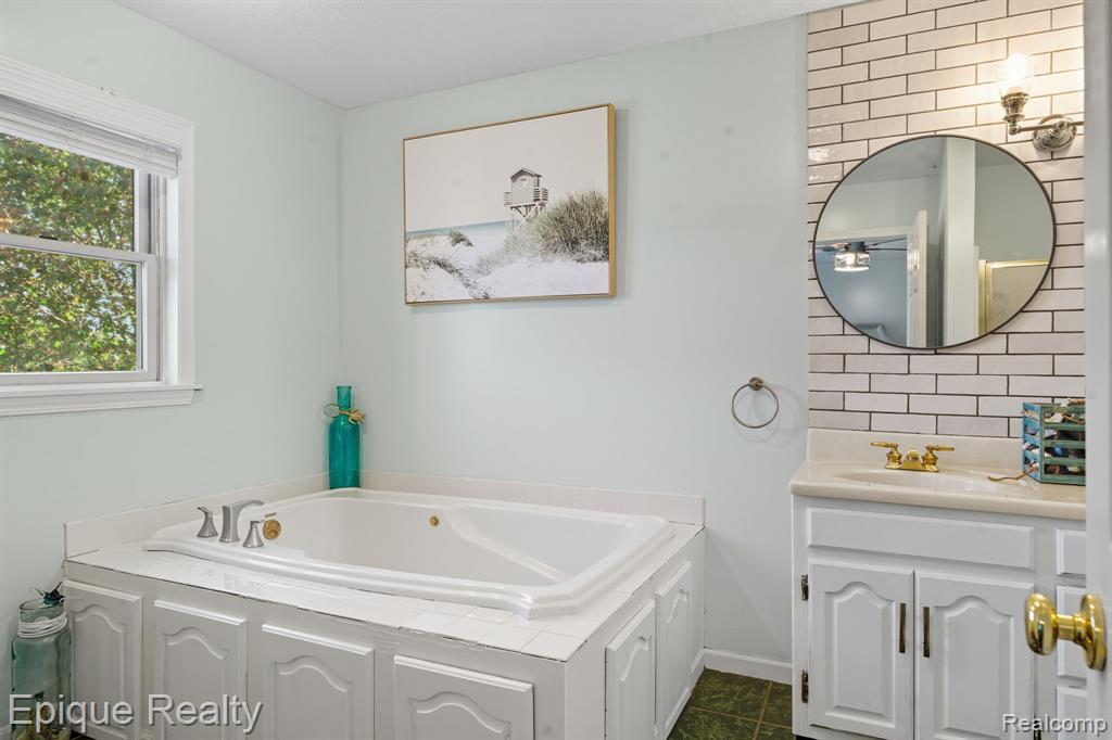 644 Hillside Drive, Corunna, MI 48817 — Photo 21