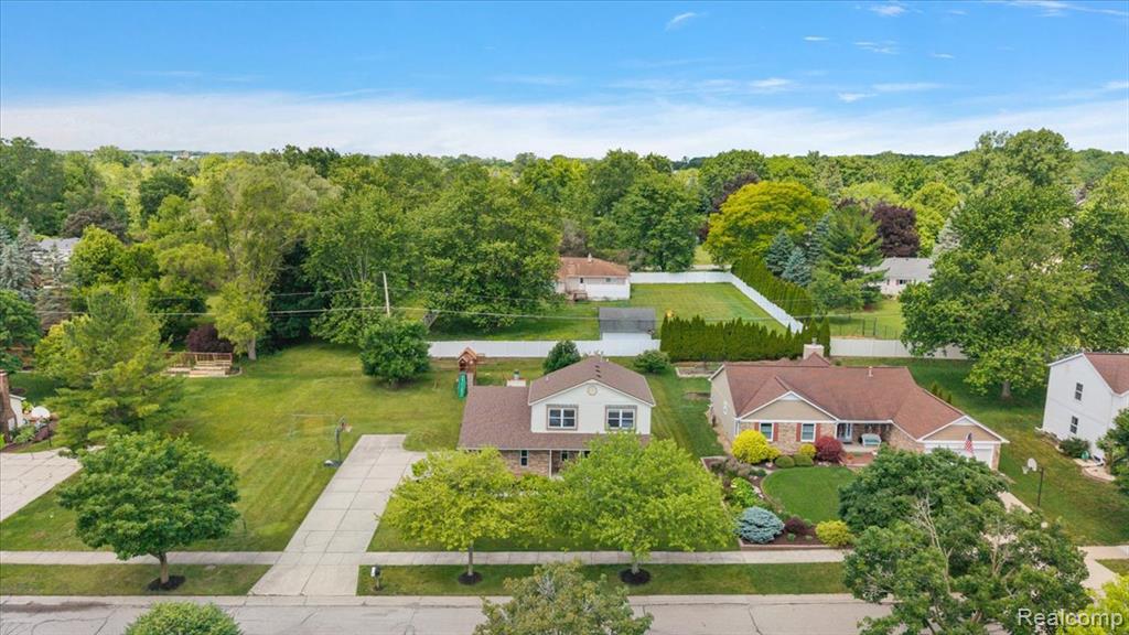 45071 Yorkshire Drive, Novi, MI — Photo 48