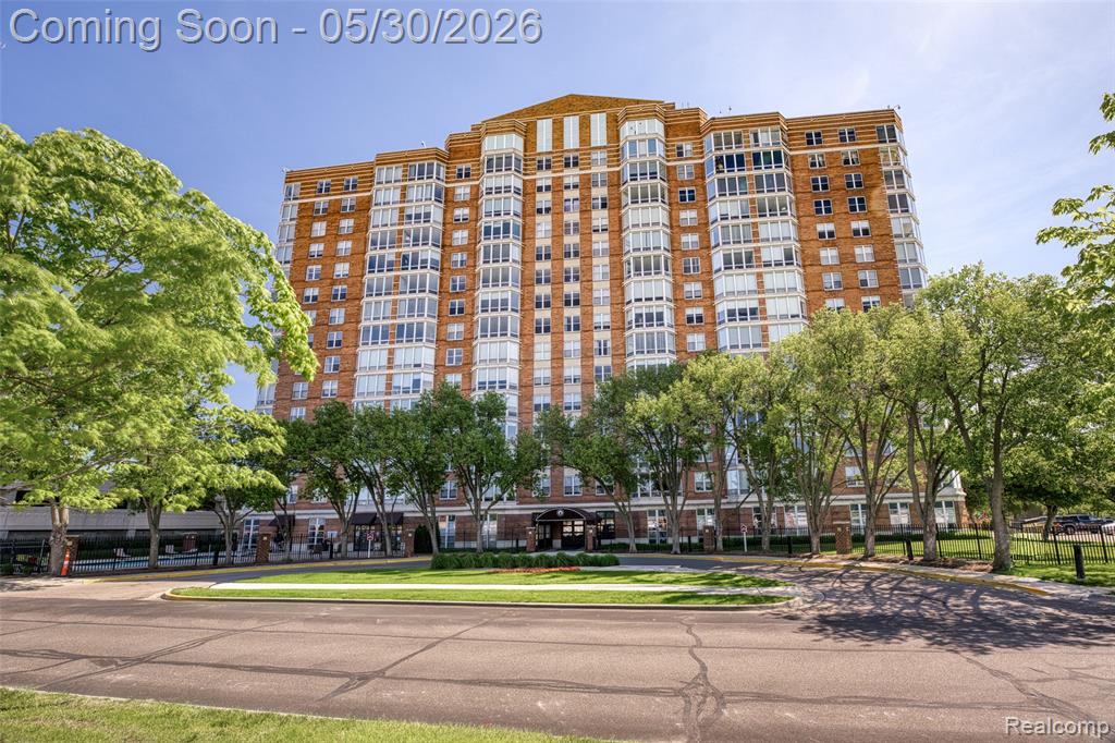 250 E Harbortown Drive, 205, Detroit, MI 48207 — Photo 7