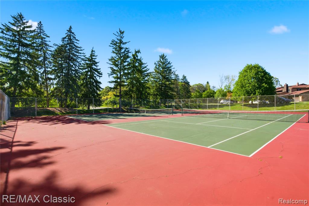 3961 Chablis Street, West Bloomfield, MI 48323 — Photo 37