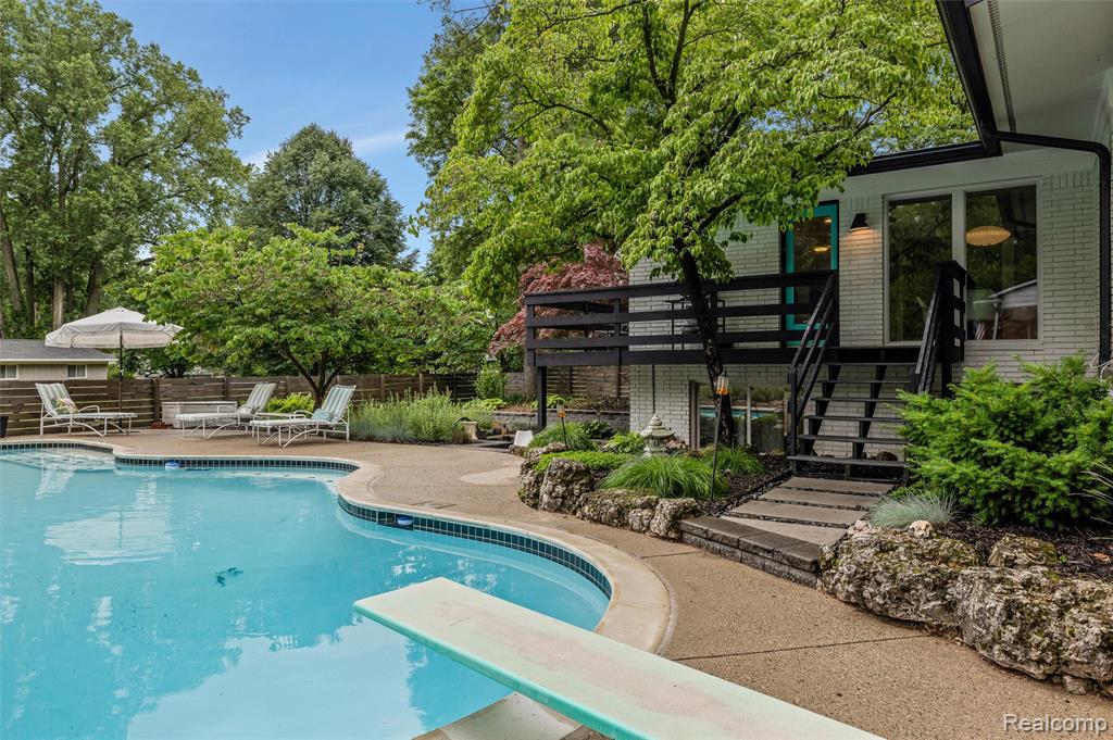 6895 Cedarbrook Drive, Bloomfield Hills, MI 48301 — Photo 34