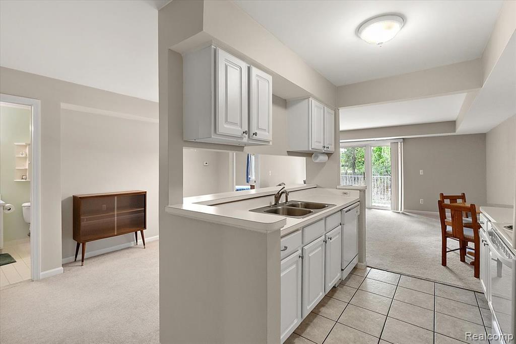 55093 Westchester Drive, 45, Shelby Twp, MI 48316 — Photo 15