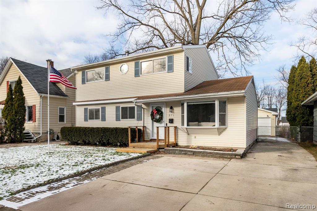 271 FAIRGROVE Street, Romeo, MI 48065 — Photo 2