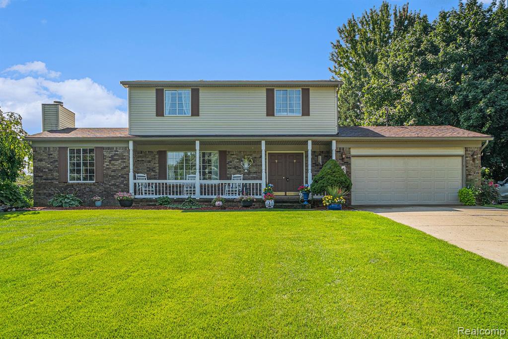 6465 CHICKADEE, Clarkston, MI — front exterior