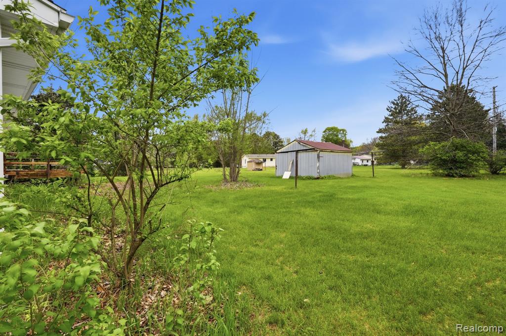 396 Plum Creek Road, Lapeer, MI 48446 — Photo 27