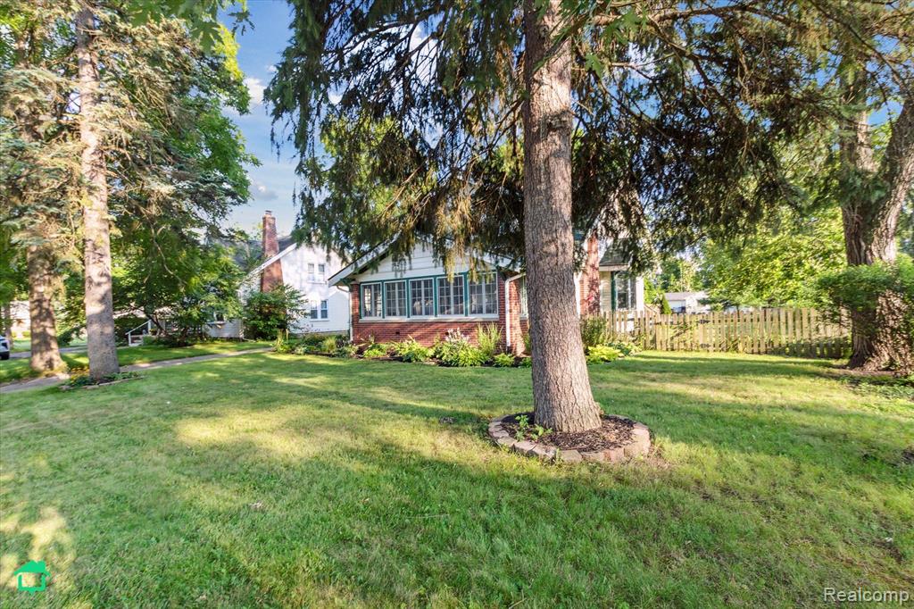 6097 Andersonville Road, Waterford, MI 48329 — Photo 4