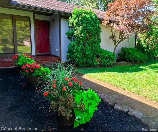9679 Blauvelt Drive, Grosse Ile, MI 48138 — Photo 2