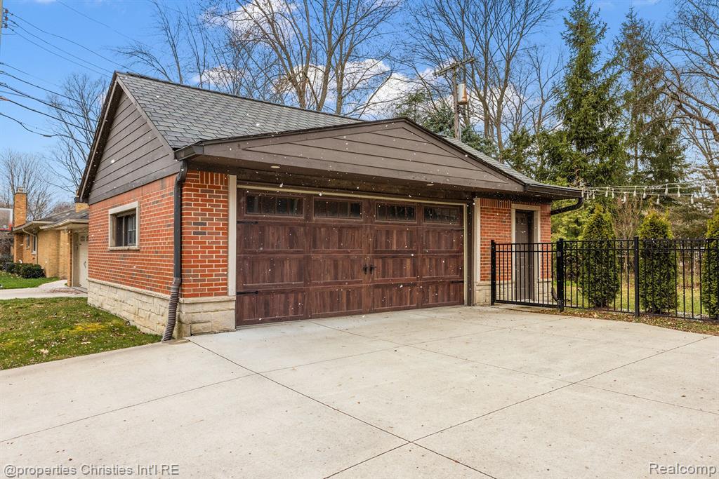 13103 KINGSTON Avenue, Huntington Woods, MI — Photo 4