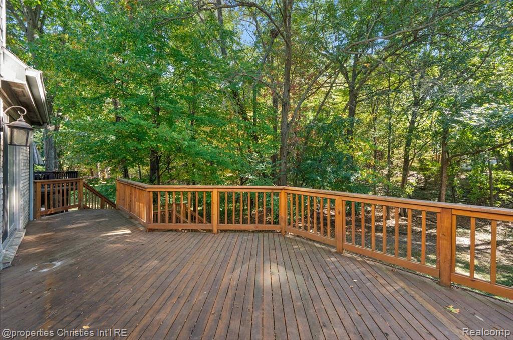6835 High Ridge Road, West Bloomfield, MI 48324 — Photo 17
