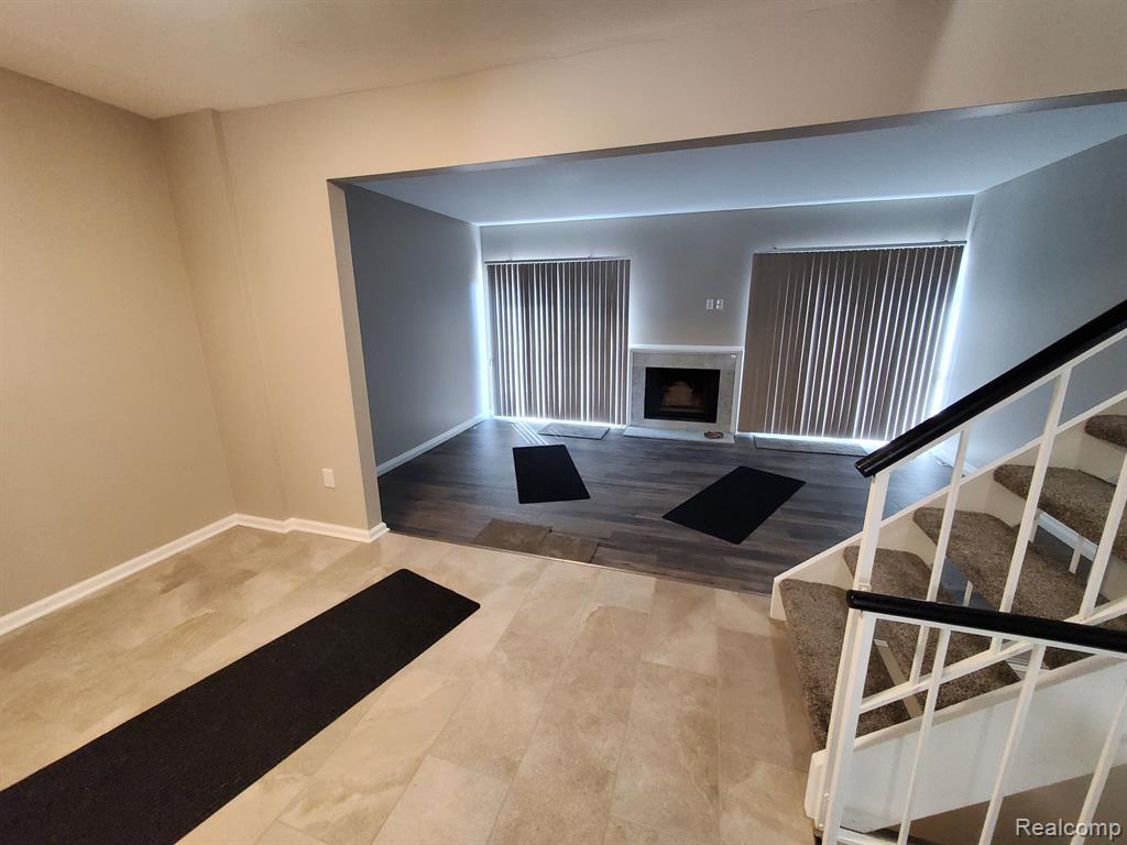 1720 BRENTWOOD Drive, Troy, MI 48098 — Photo 4
