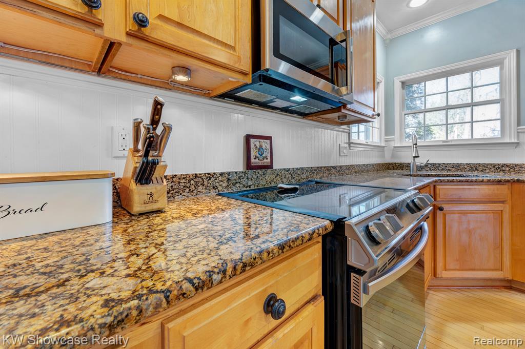 585 TIMBER RIDGE Drive, Highland, MI — Photo 27