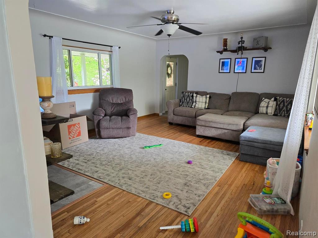 300 W LACKIE Court, Sanford, MI 48657 — Photo 9