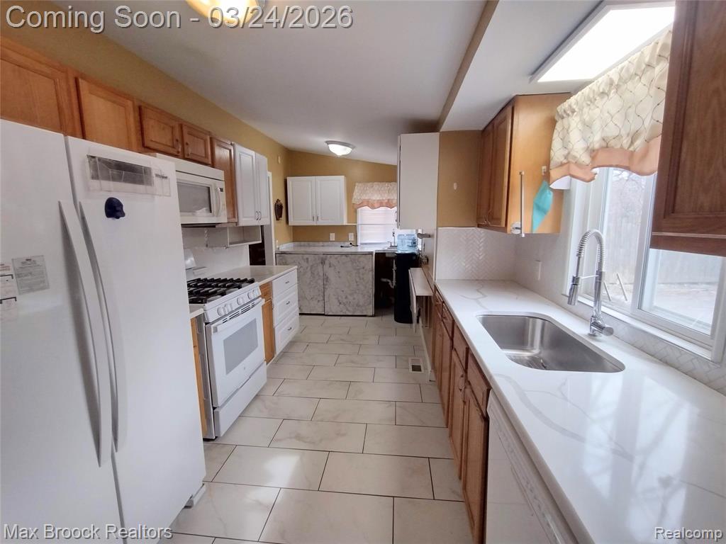 15151 Kenton Street, Oak Park, MI 48237 — Photo 11