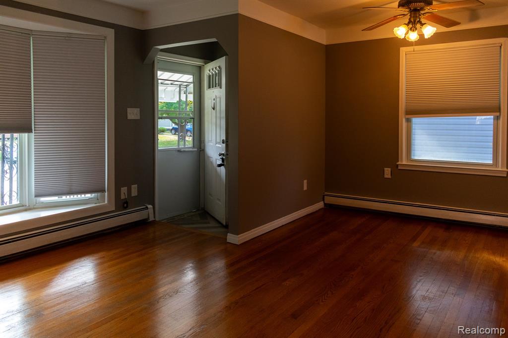 629 N VERMONT Avenue, Royal Oak, MI 48067 — Photo 8