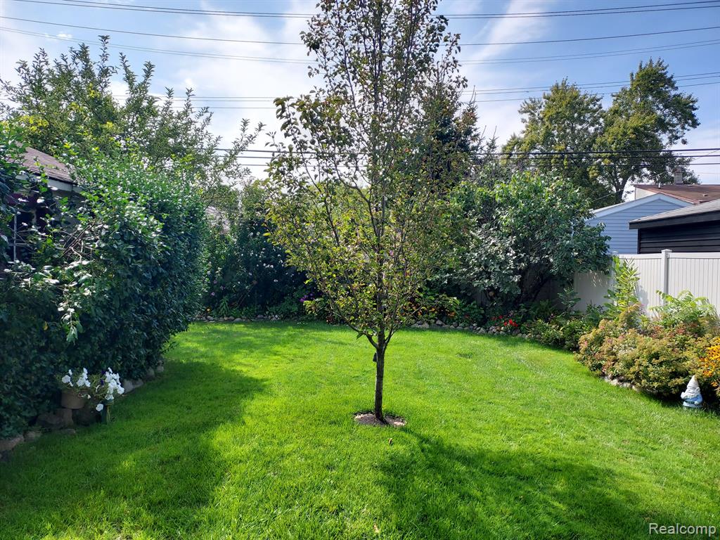 5667 LATHERS Street, Garden City, MI — Photo 27
