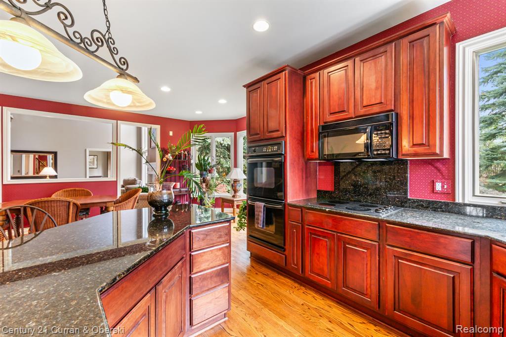 17784 Stonebrook Court, Northville, MI 48168 — Photo 32