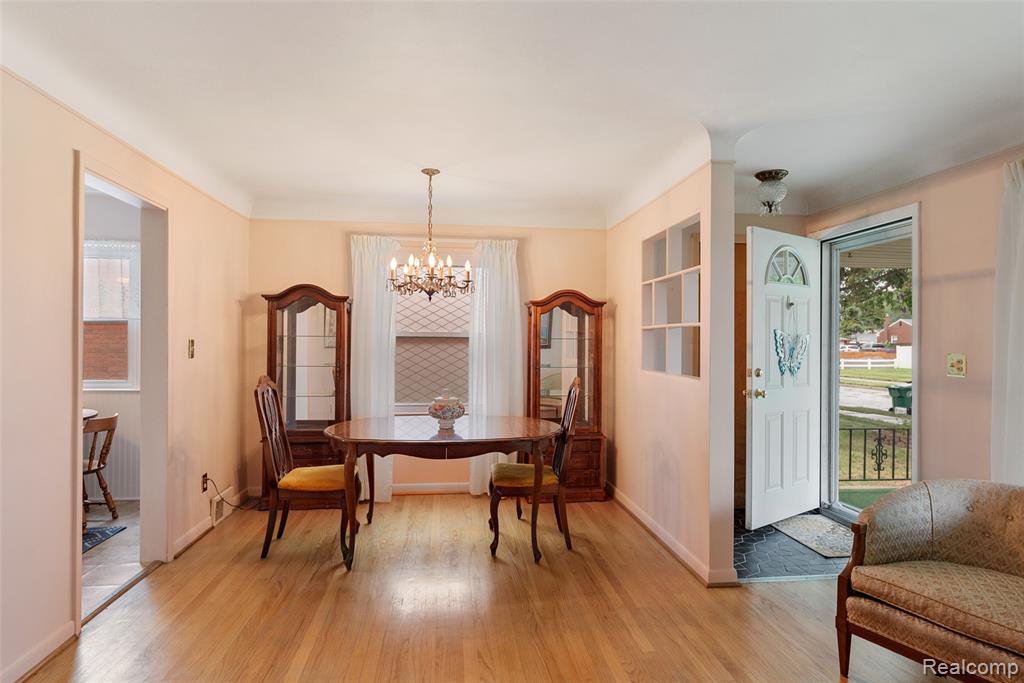 6651 Cardwell Street, Garden City, MI — Photo 4