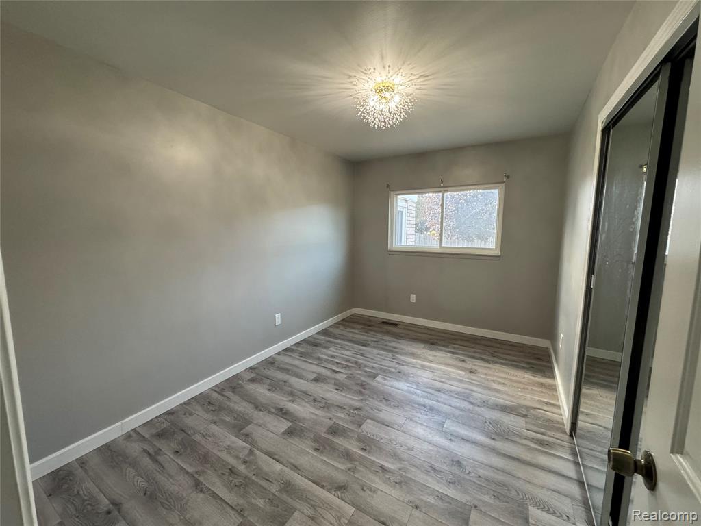 43005 FREEPORT Drive, Sterling Heights, MI 48313 — Photo 10
