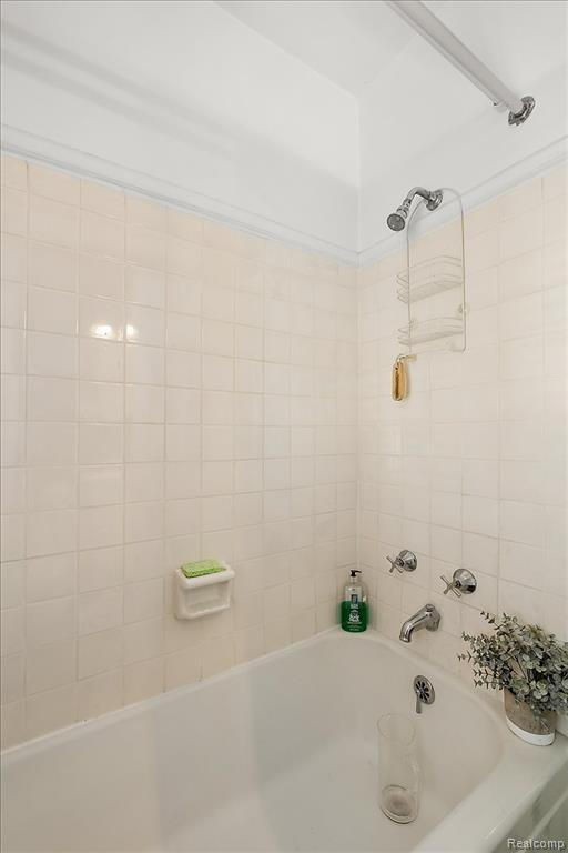 34915 Chestnut Street, Wayne, MI, 48184