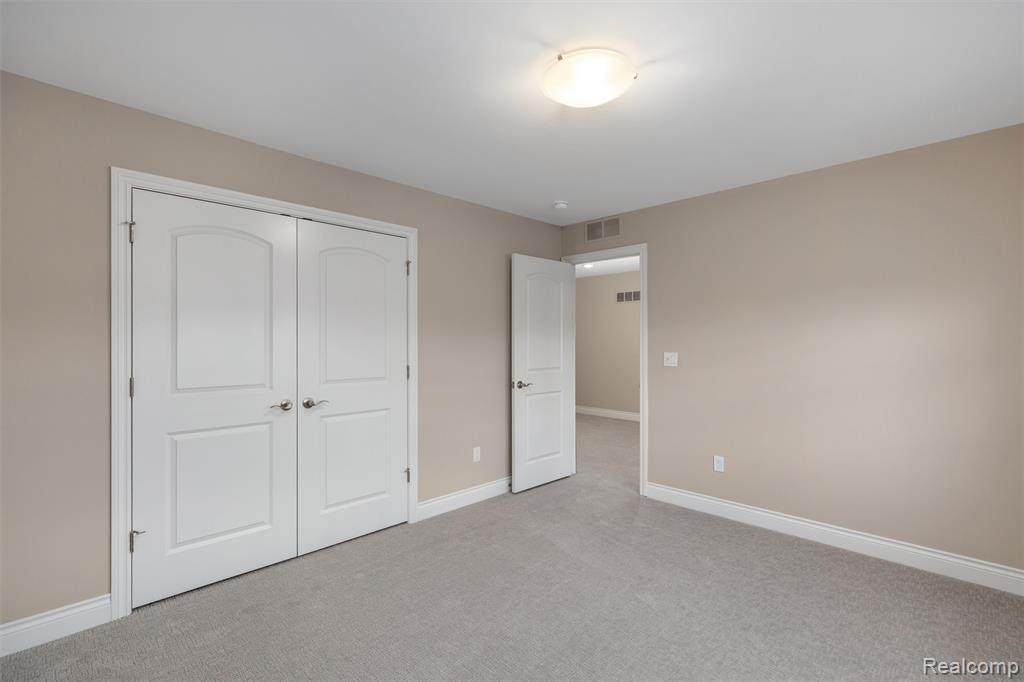 811 Balmoral Ln, Troy, MI 48085 — Photo 18