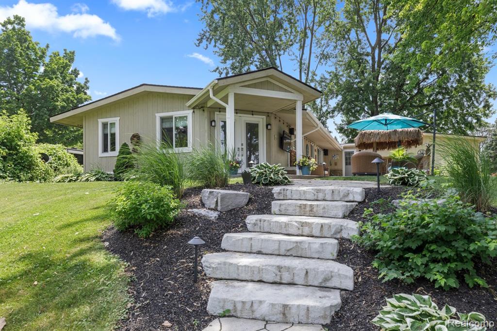 2159 HELMSFORD Drive, Wolverine Lake, MI 48390 — Photo 44
