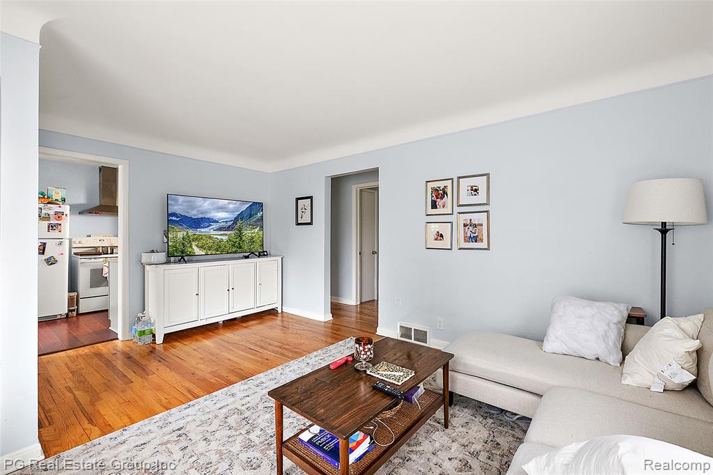 4307 Cooper Avenue, Royal Oak, MI 48073 — Photo 9