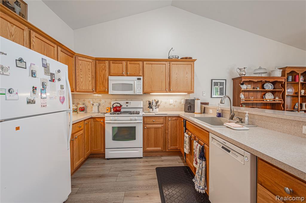 582 Snowbird Circle E Circle E, St. Clair, MI 48079 — Photo 11